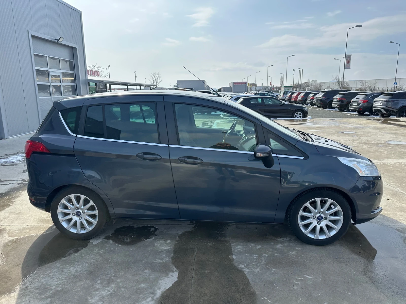 Ford B-Max 1.4i-90кс* ФАБРИЧНА ГАЗ* NAVI* KEYLESS* LED - изображение 3