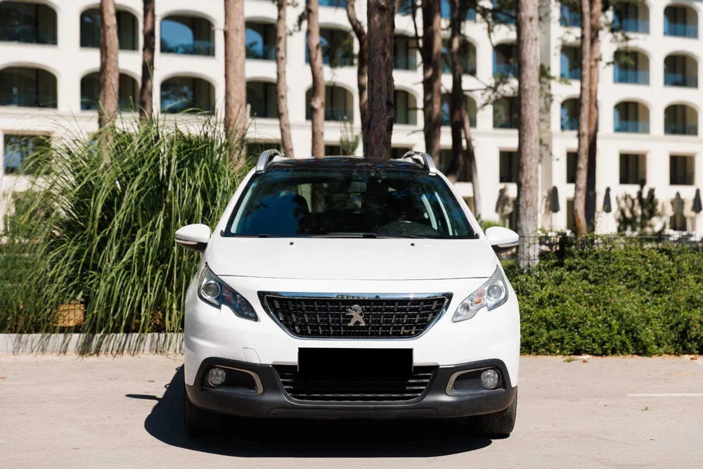 Peugeot 2008 1.2 PureTech Blue Lion, снимка 2 - Автомобили и джипове - 55557047