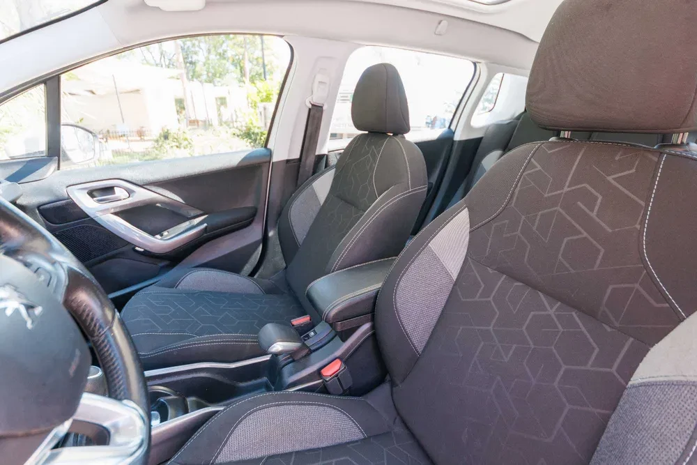 Peugeot 2008 1.2 PureTech Blue Lion, снимка 5 - Автомобили и джипове - 55557047