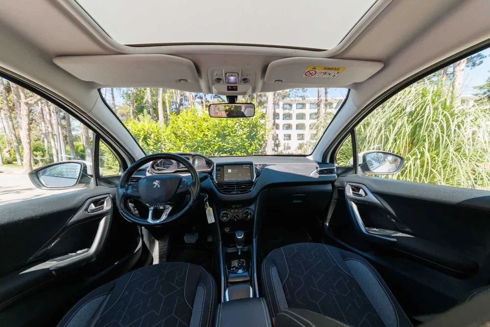 Peugeot 2008 1.2 PureTech Blue Lion, снимка 4 - Автомобили и джипове - 55557047