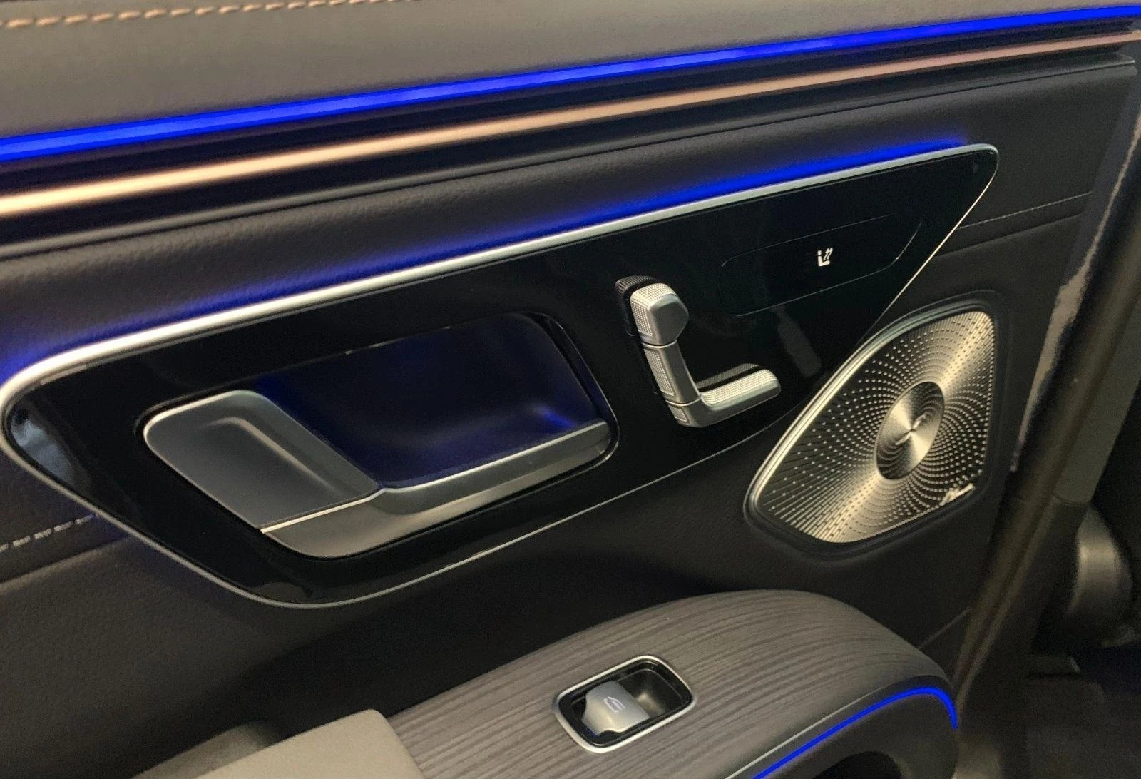 Mercedes-Benz EQS 580 SUV/AMG/4MATIC/HYPERSCREEN/TV/BURM/PANO/ | Mobile.bg   13