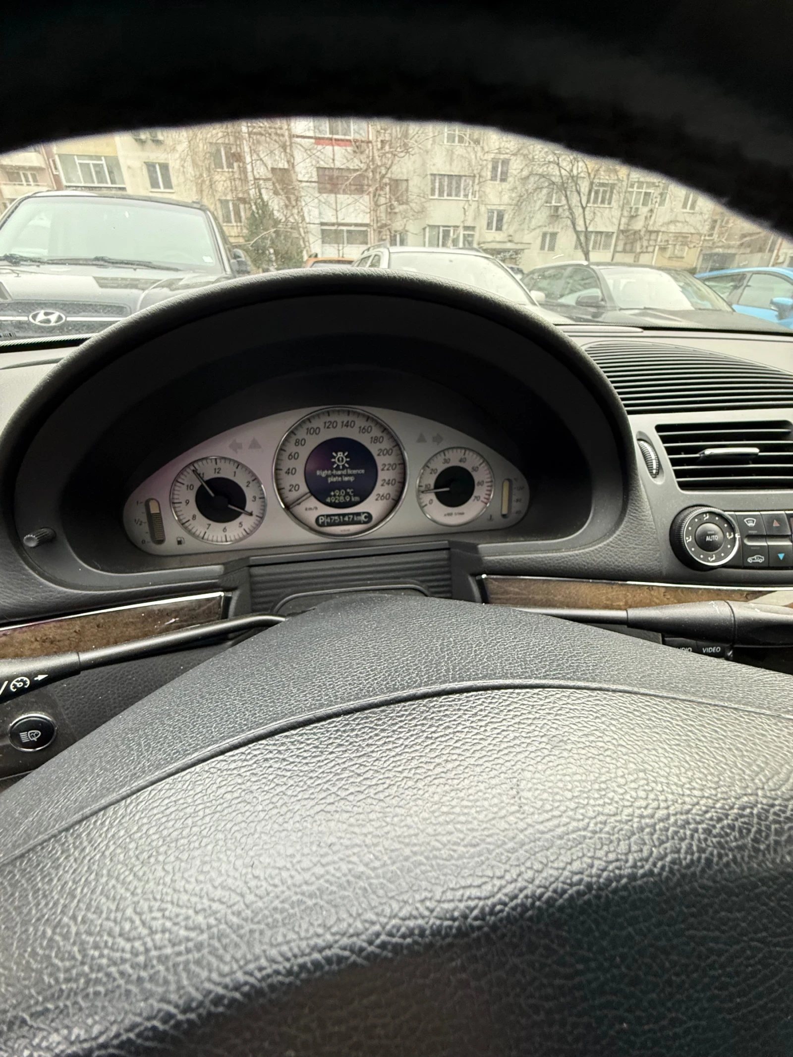 Mercedes-Benz E 500  - изображение 8