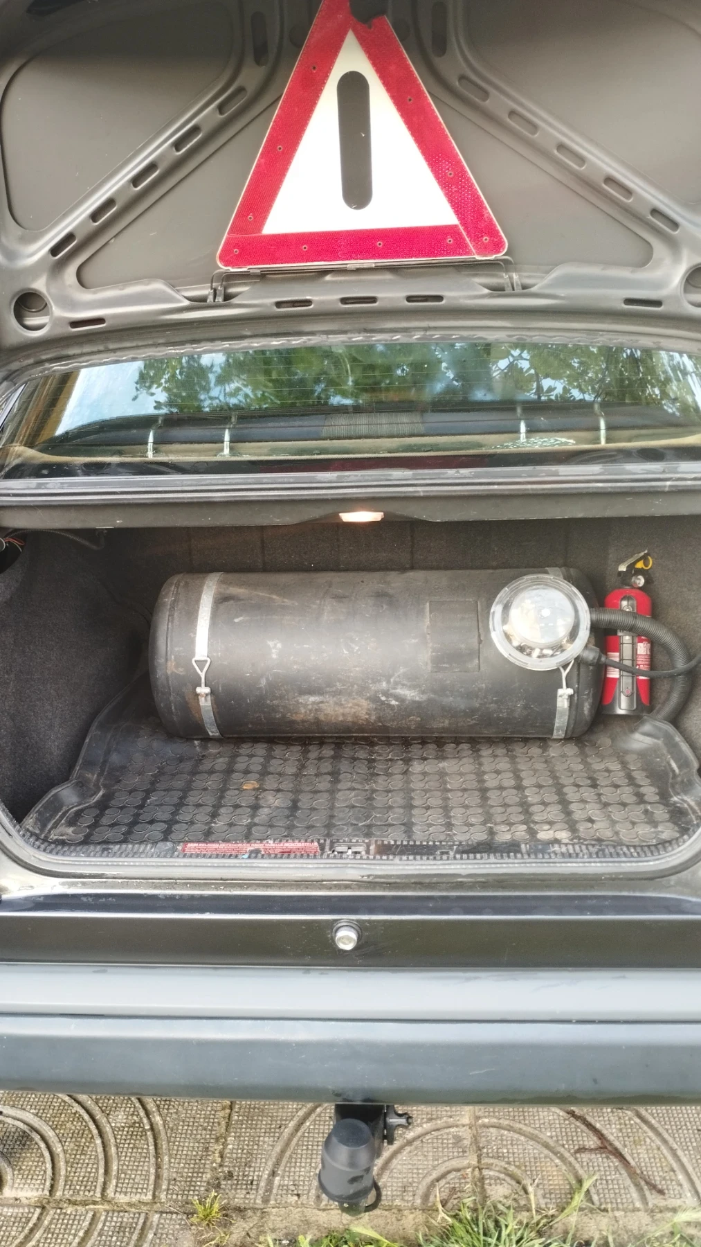 Mercedes-Benz 124 200Е, снимка 6 - Автомобили и джипове - 54730559