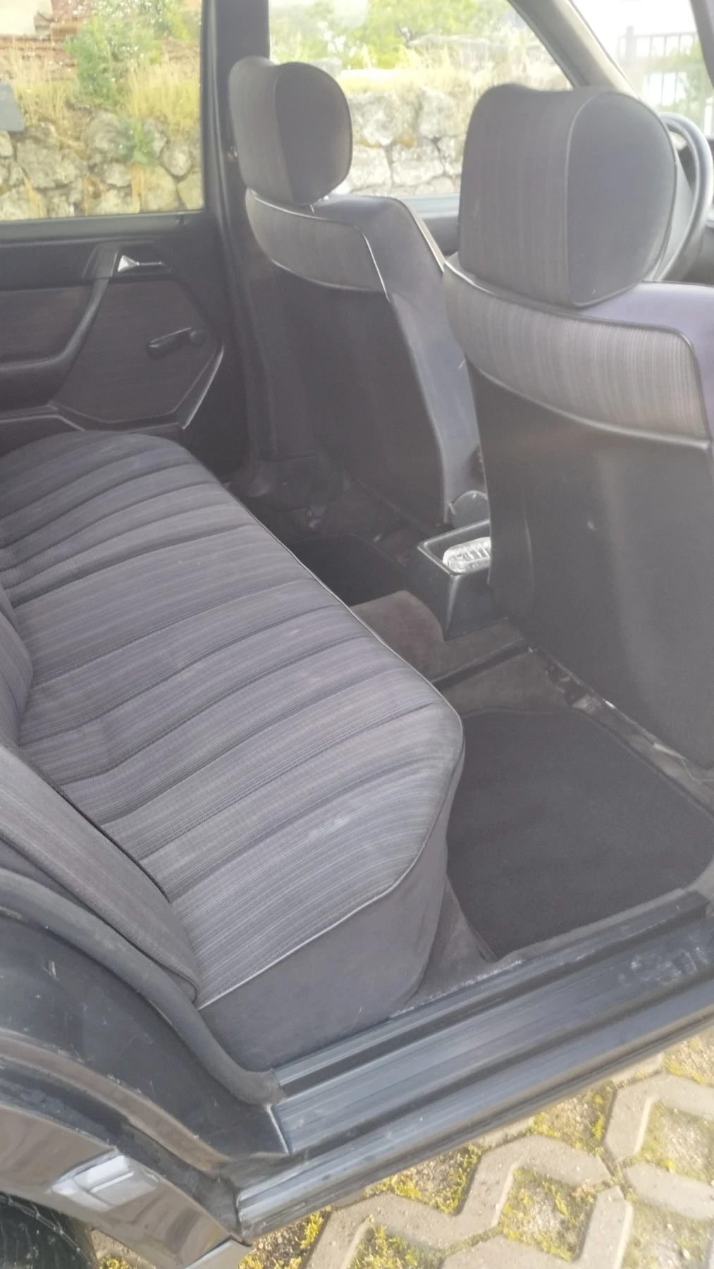 Mercedes-Benz 124 200Е, снимка 12 - Автомобили и джипове - 54730559