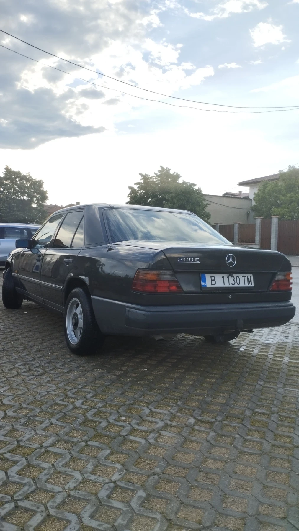 Mercedes-Benz 124 200Е, снимка 5 - Автомобили и джипове - 54730559