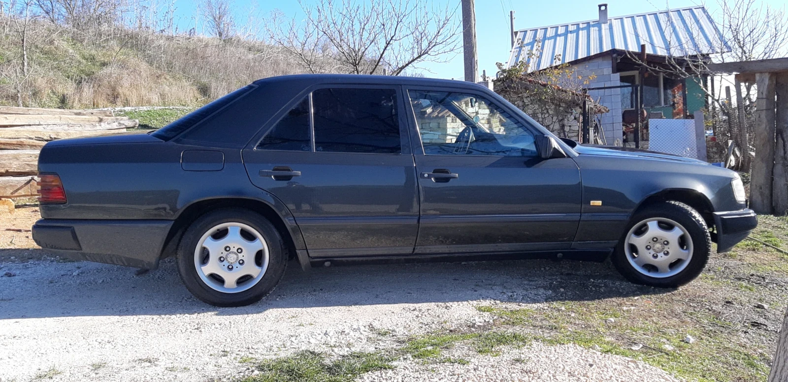 Mercedes-Benz 124 200Е, снимка 7 - Автомобили и джипове - 54730559