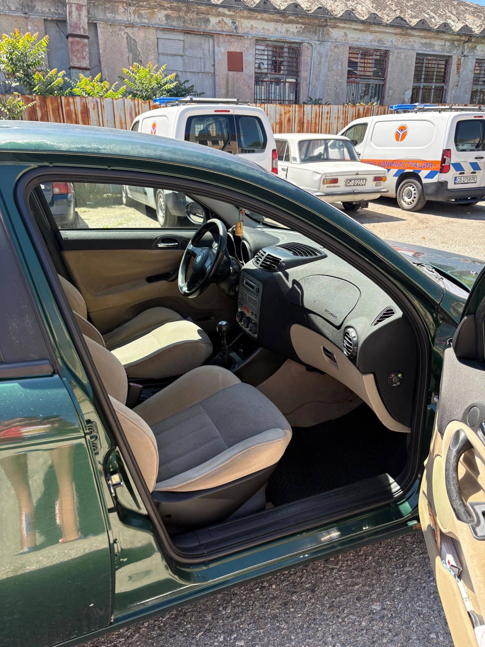 Alfa Romeo 147 1.9JTD, снимка 10 - Автомобили и джипове - 54869056