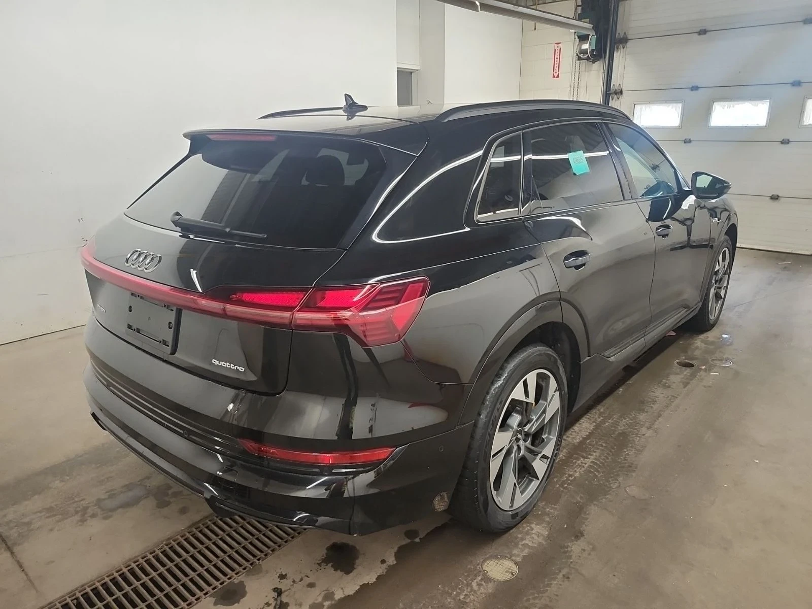 Audi E-Tron Technik| B&O| 360| Обдух| Digital| Keyless, снимка 6 - Автомобили и джипове - 54750300