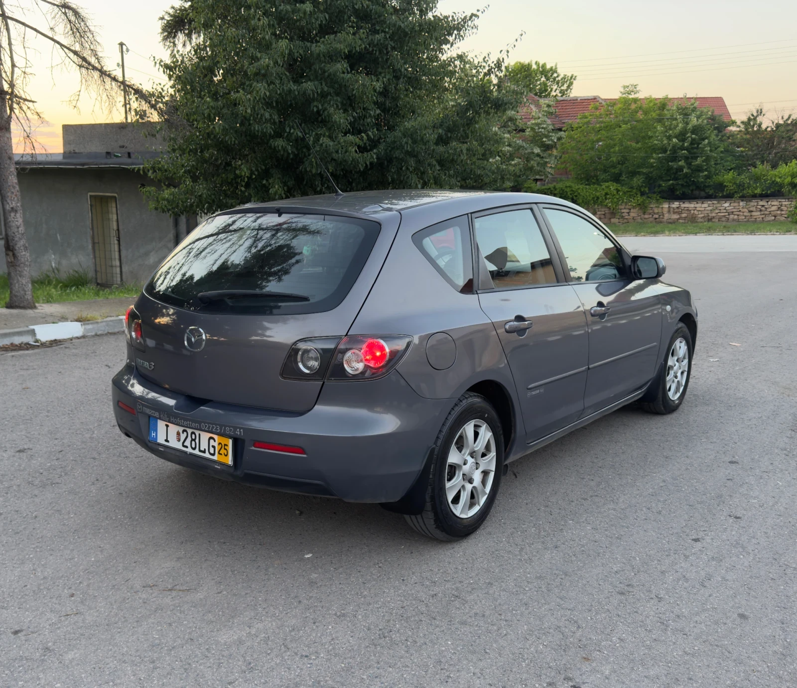 Mazda 3 1.4i* 153000км* 2 комплекта гуми* Климатик, снимка 5 - Автомобили и джипове - 54758764