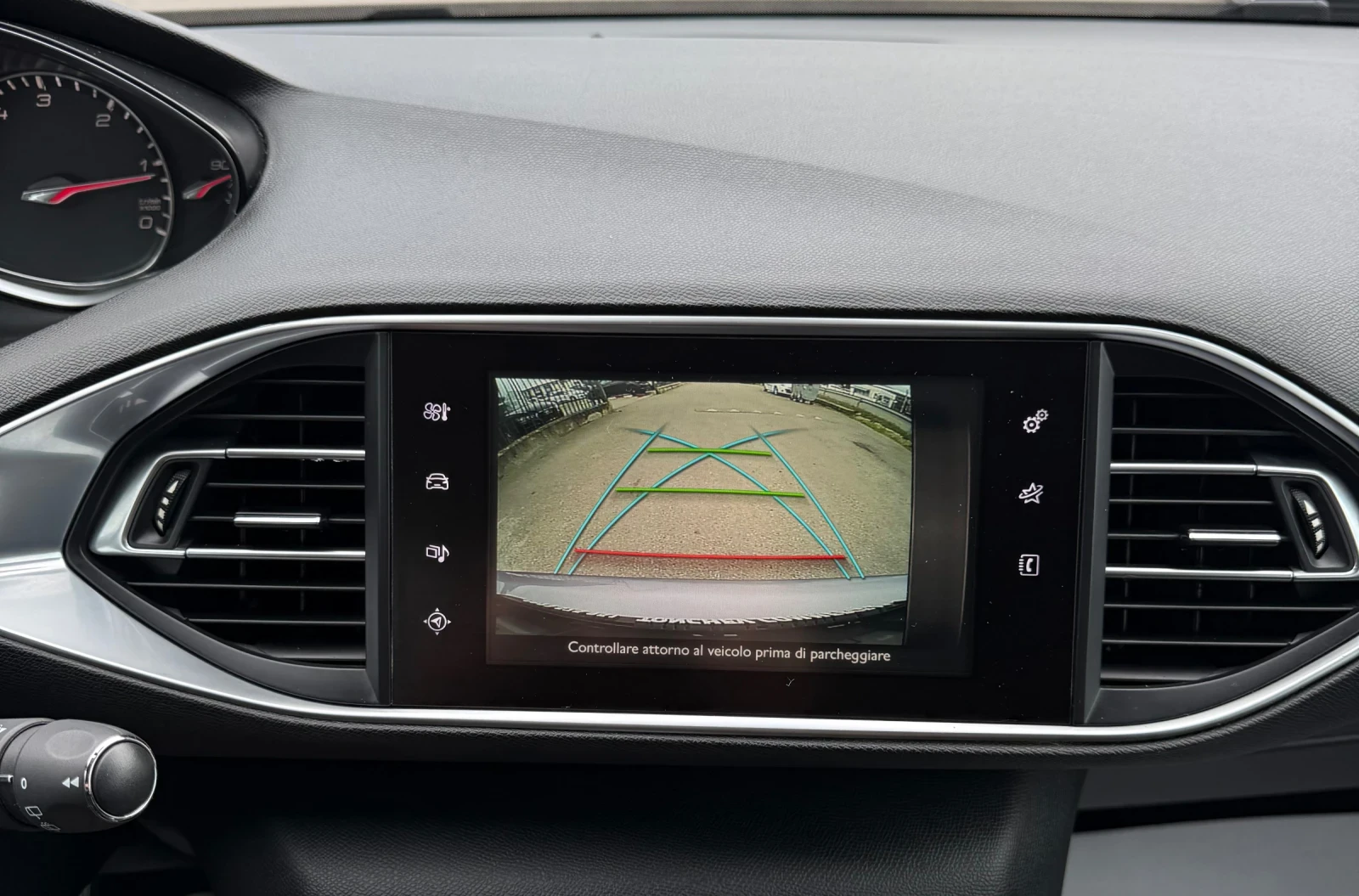 Peugeot 308 1.6-BLUEHDI-152.000km-НАПЪЛНО РЕАЛНИ-FULL LED-TOP, снимка 11 - Автомобили и джипове - 54954759