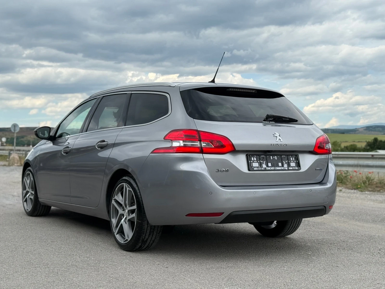 Peugeot 308 1.6-BLUEHDI-152.000km-НАПЪЛНО РЕАЛНИ-FULL LED-TOP, снимка 4 - Автомобили и джипове - 54954759