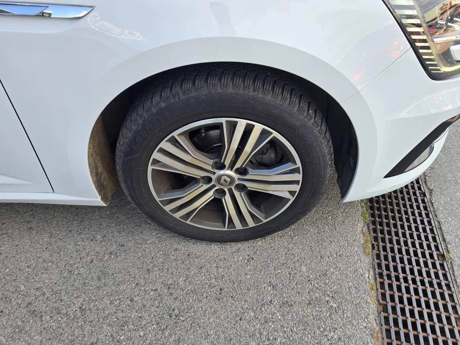 Renault Megane 1.3 TCe 140 EDC, снимка 17 - Автомобили и джипове - 55077791