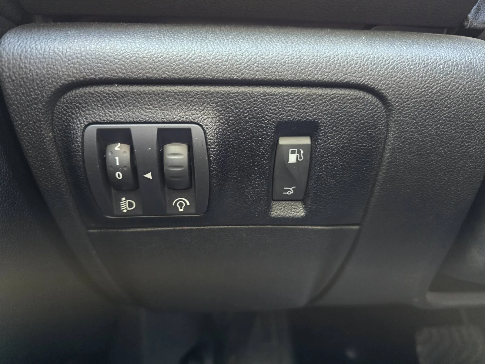 Renault Megane 1.3 TCe 140 EDC, снимка 12 - Автомобили и джипове - 55077791