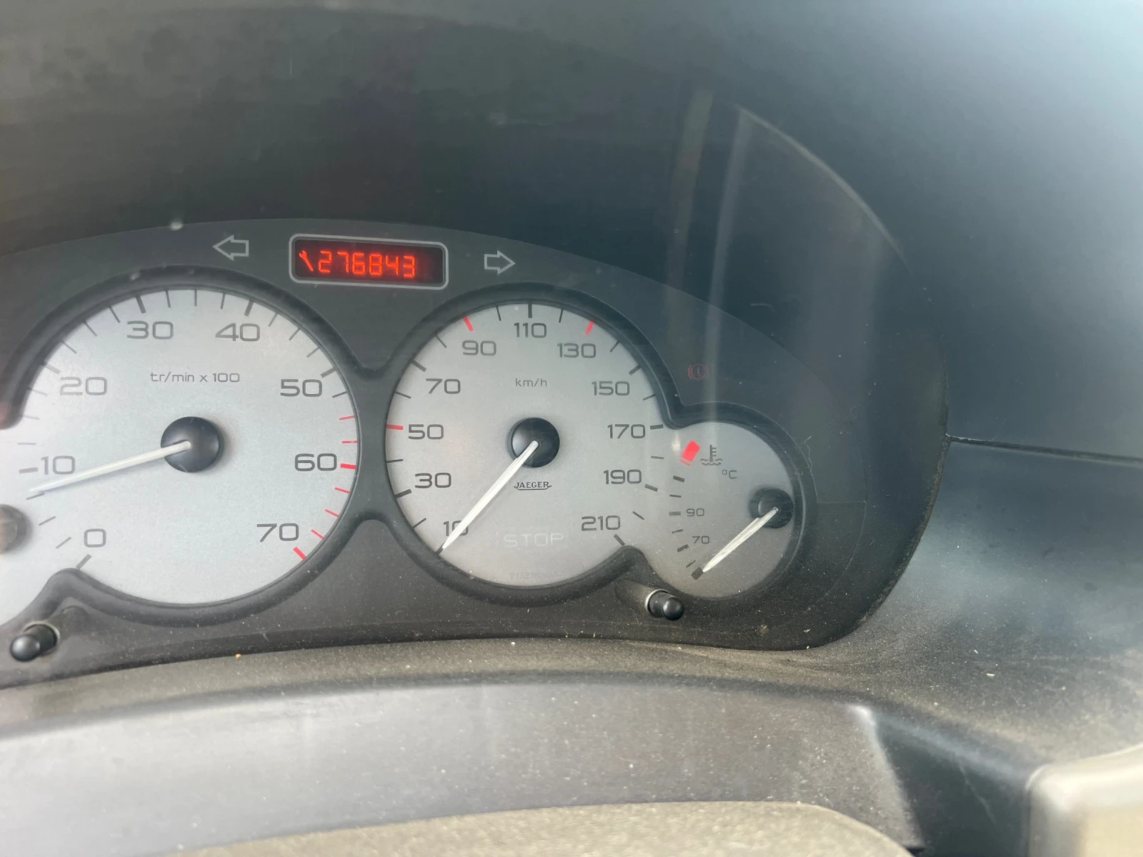Citroen Berlingo 1.6 Hdi, снимка 8 - Автомобили и джипове - 55102424