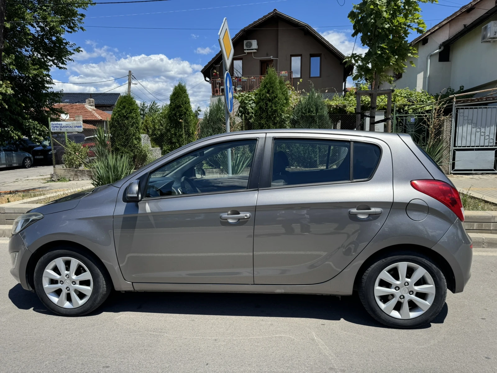 Hyundai I20 Бензин/газ, снимка 4 - Автомобили и джипове - 55373061