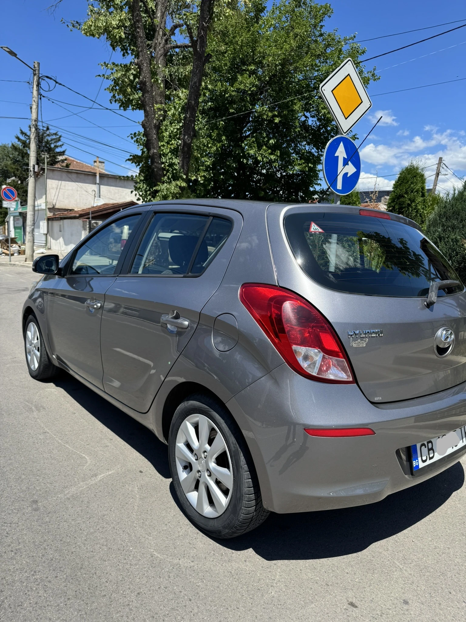 Hyundai I20 Бензин/газ, снимка 3 - Автомобили и джипове - 55373061