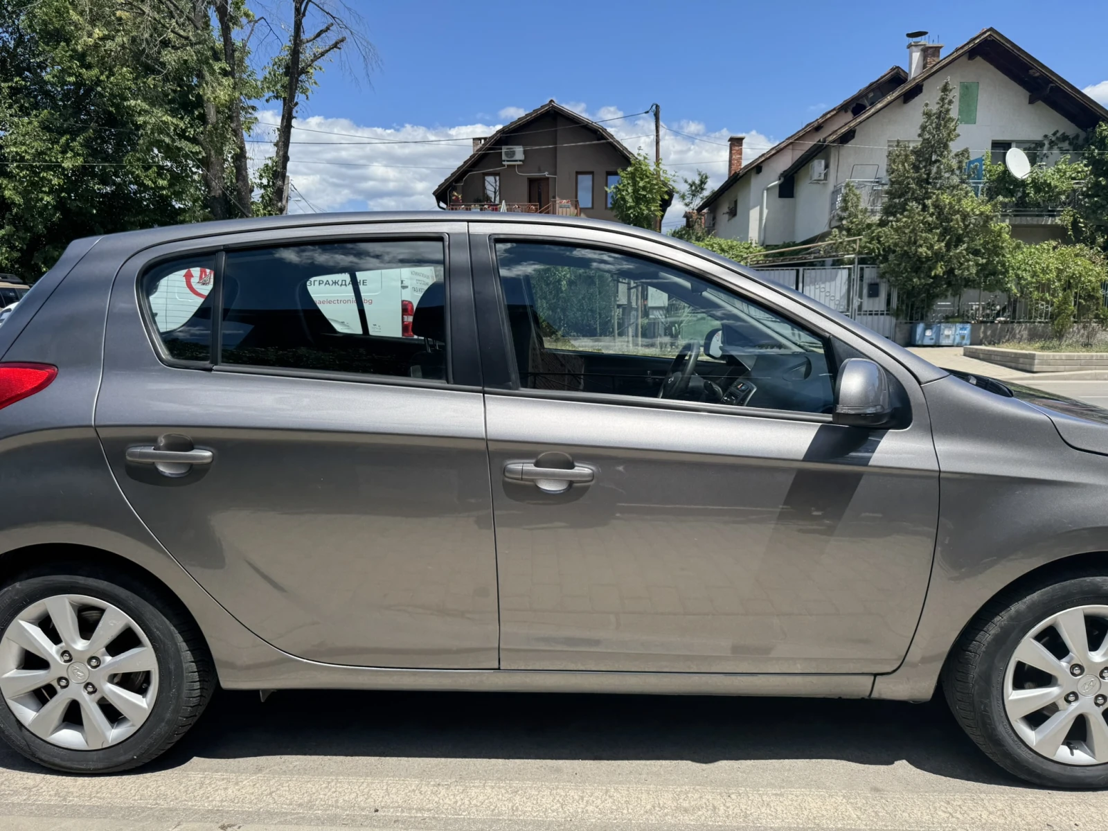 Hyundai I20 Бензин/газ, снимка 11 - Автомобили и джипове - 55373061