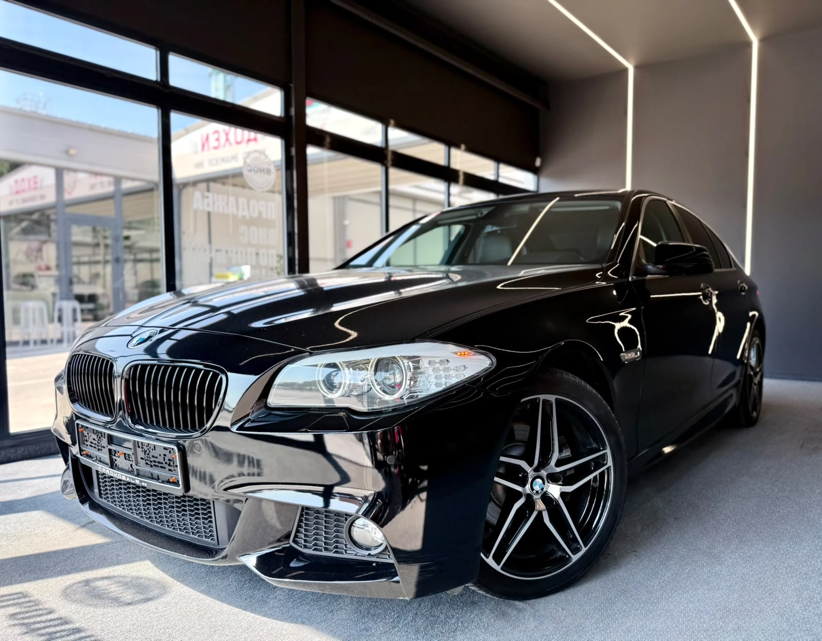 BMW 520 d* H&U* Подгрев* ЛИЗИНГ, снимка 3 - Автомобили и джипове - 55574677
