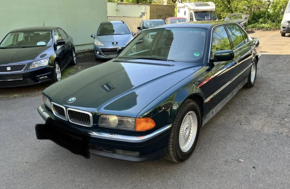 BMW 750 Е38