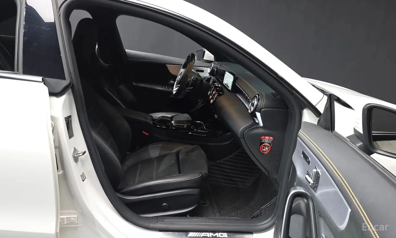 Mercedes-Benz CLA 45 AMG S 4MATIC+ * PANO* HUD* 360* NAVI, снимка 14 - Автомобили и джипове - 56085719