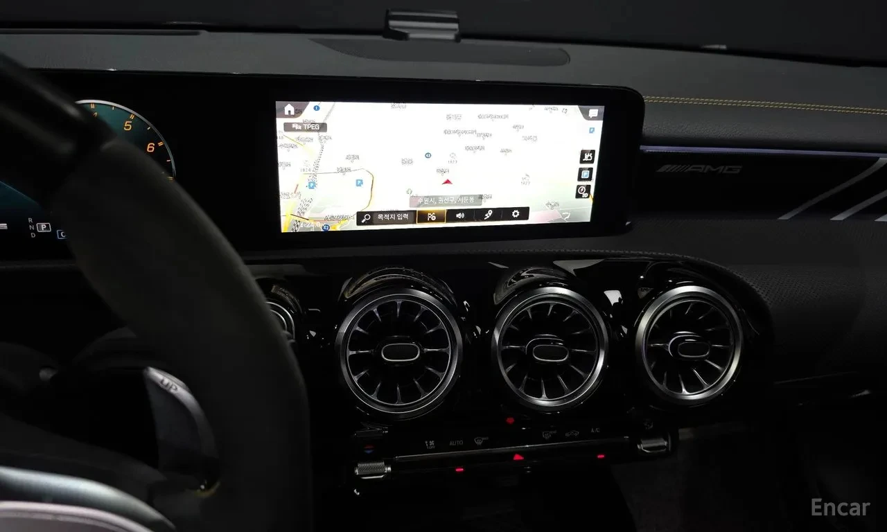 Mercedes-Benz CLA 45 AMG S 4MATIC+ * PANO* HUD* 360* NAVI, снимка 11 - Автомобили и джипове - 56085719