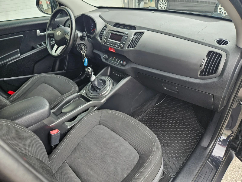 Kia Sportage 1.6i-GAZ.INJ., снимка 14 - Автомобили и джипове - 45712491