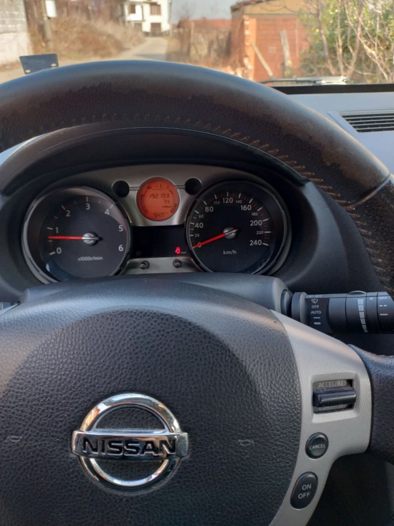 Nissan Qashqai 2.0 d, снимка 6 - Автомобили и джипове - 49032641