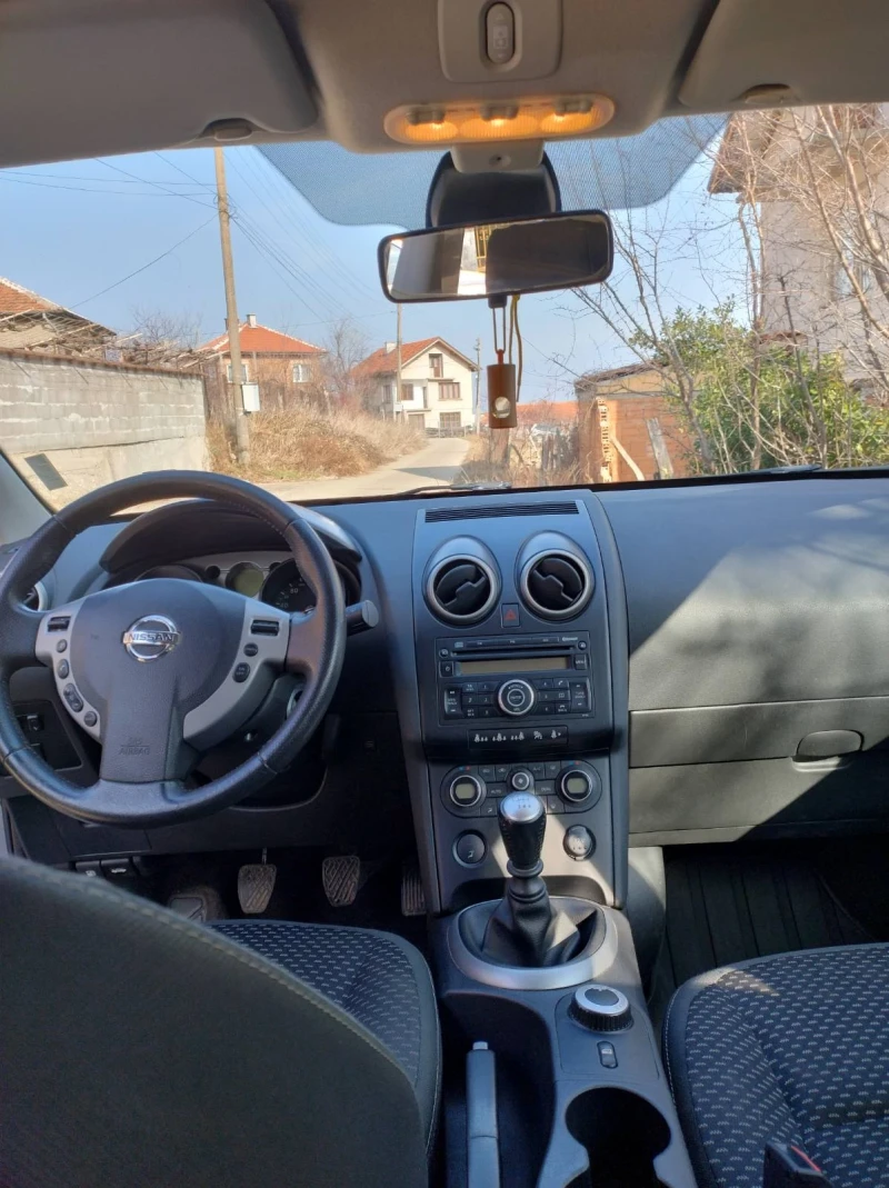 Nissan Qashqai 2.0 d, снимка 10 - Автомобили и джипове - 49032641