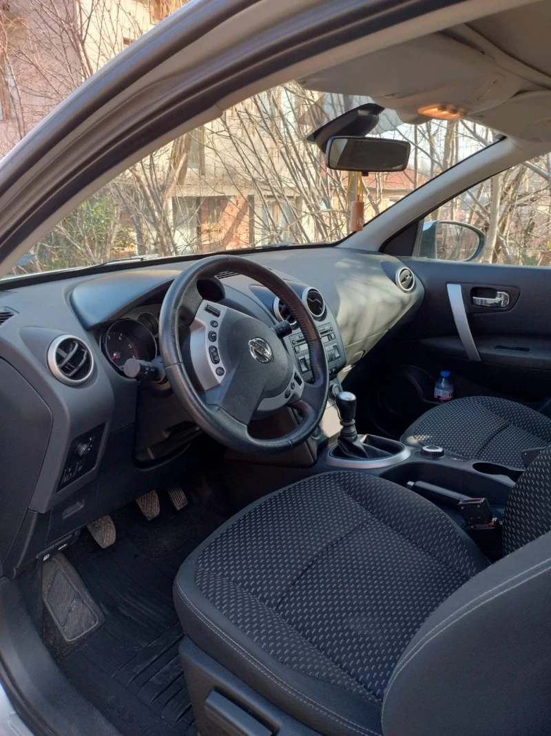 Nissan Qashqai 2.0 d, снимка 8 - Автомобили и джипове - 49032641