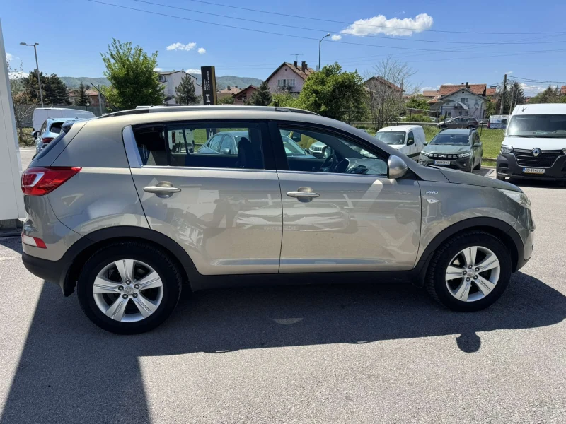 Kia Sportage 2.0CRDI, снимка 7 - Автомобили и джипове - 51189791