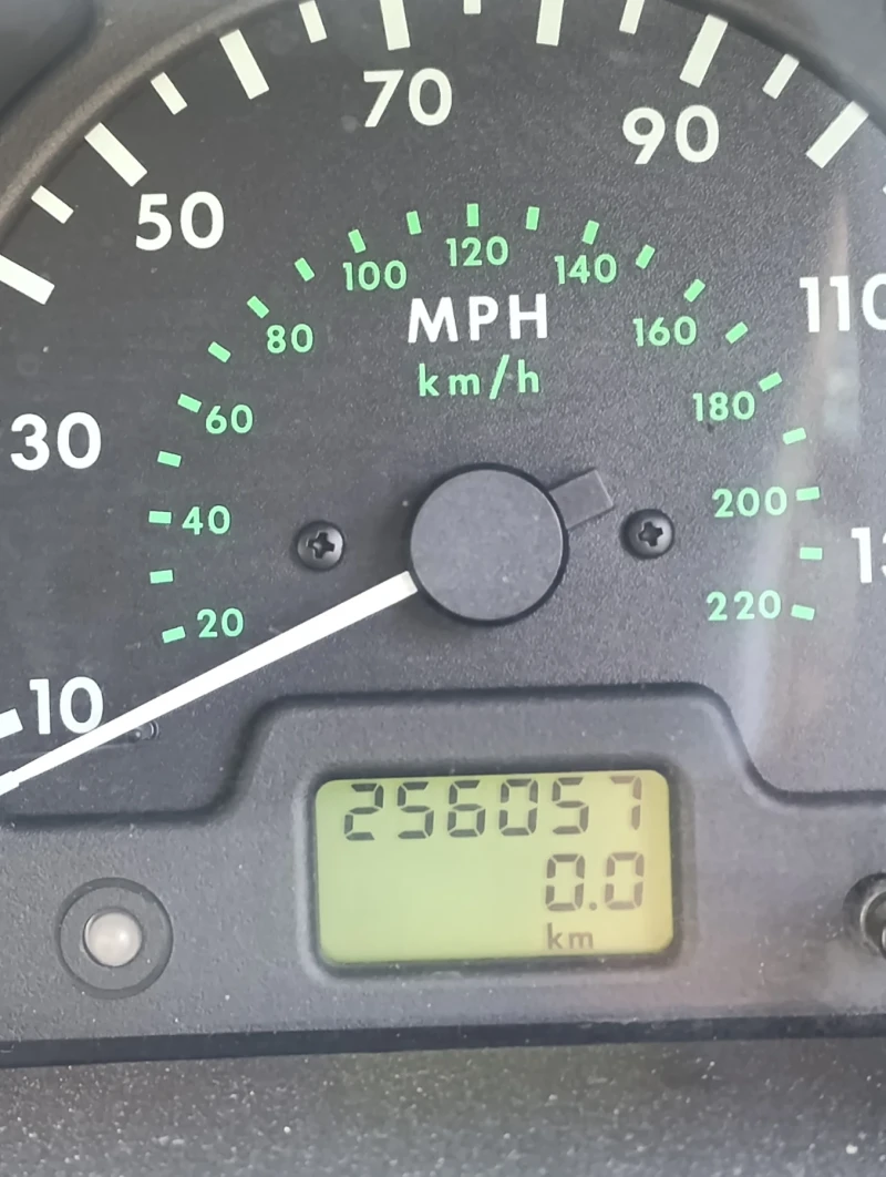 Land Rover Discovery 2.5 TD5, снимка 7 - Автомобили и джипове - 52570317