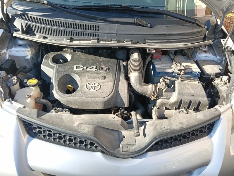 Toyota Urban Cruiser, снимка 3 - Автомобили и джипове - 52867560