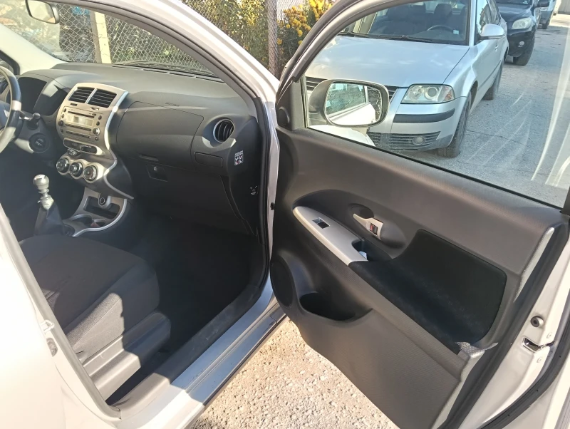 Toyota Urban Cruiser, снимка 5 - Автомобили и джипове - 52867560