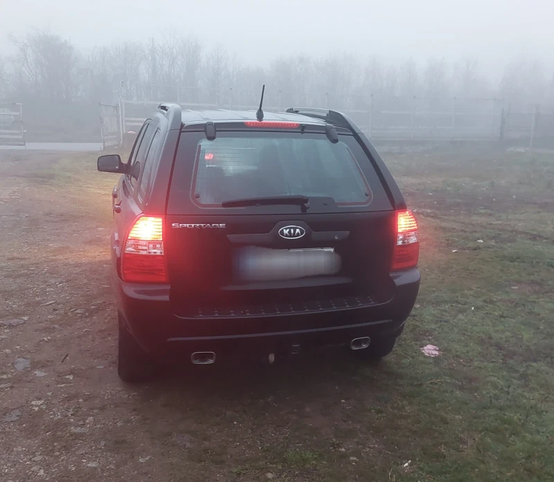 Kia Sportage 2.0 CRDI -АВТОМАТИК, снимка 9 - Автомобили и джипове - 52878259