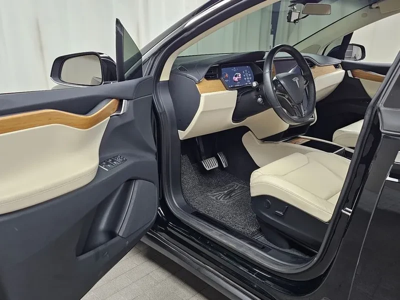 Tesla Model X 75D, снимка 10 - Автомобили и джипове - 54955633