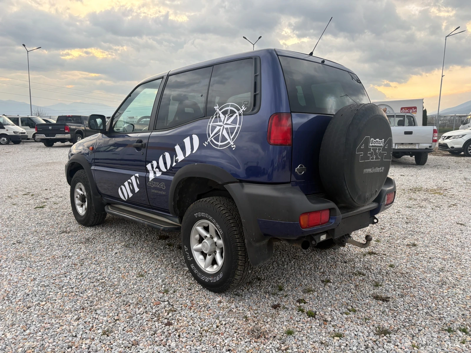 Nissan Terrano 2.7 d, снимка 4 - Автомобили и джипове - 53963993