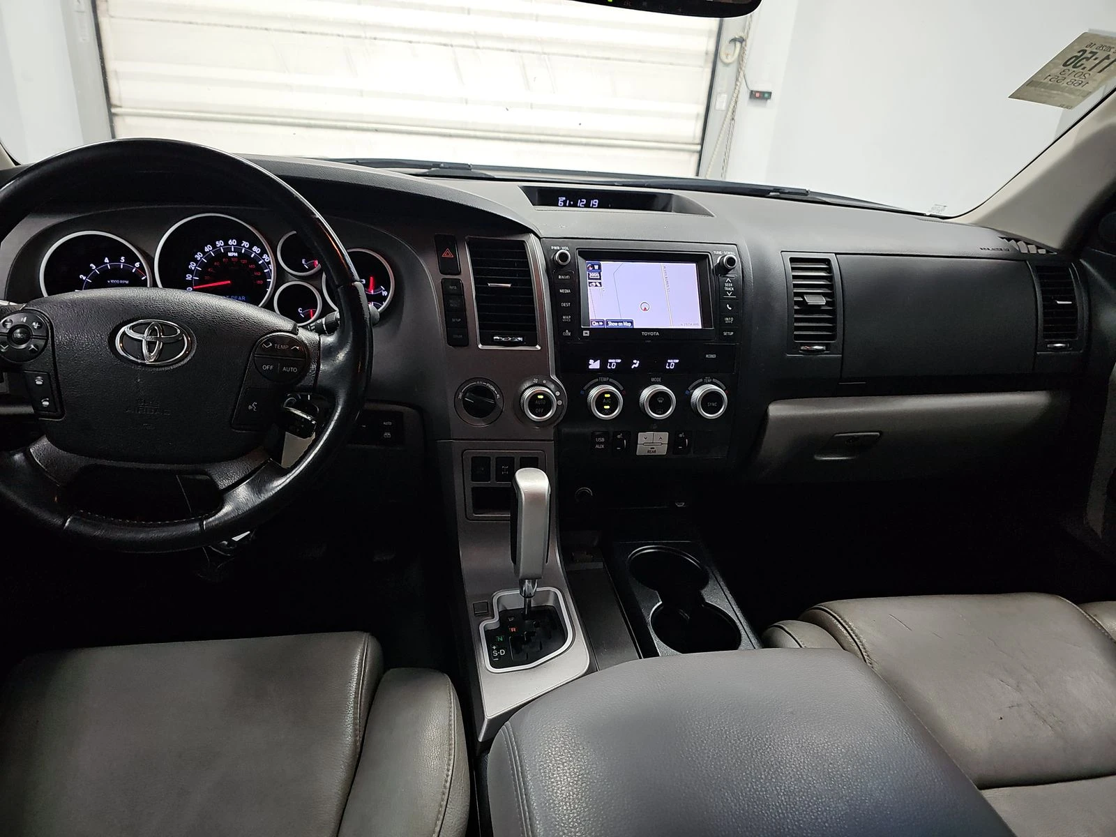 Toyota Sequoia 5.7* V8* �������* ������* ������*  | Mobile.bg � ����������� 8