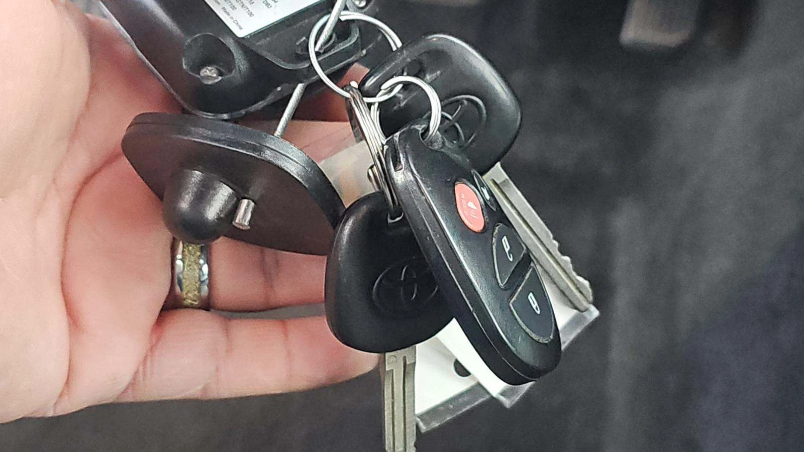 Toyota Sequoia 5.7* V8* �������* ������* ������*  | Mobile.bg � ����������� 15