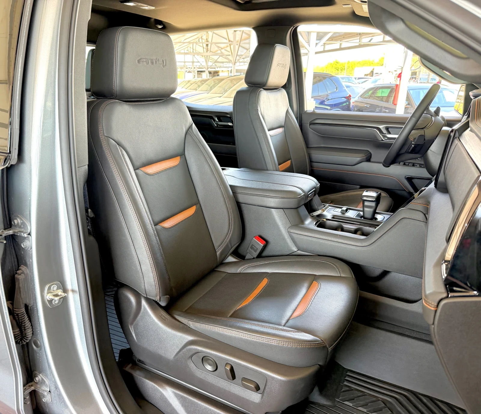 Gmc Sierra Sierra 1500 AT4 Crew Cab Short Box 4WD  , снимка 8 - Автомобили и джипове - 54474722