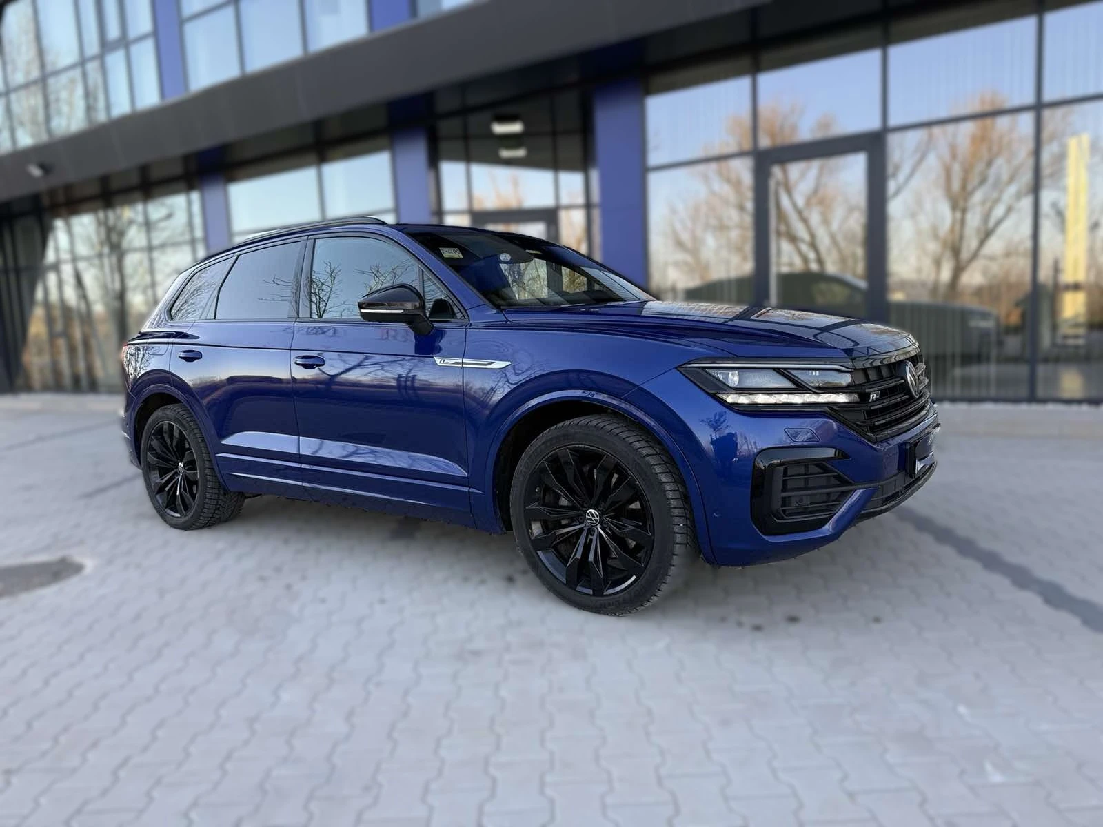 VW Touareg 3.0 TDI R-Line, снимка 2 - Автомобили и джипове - 55241870