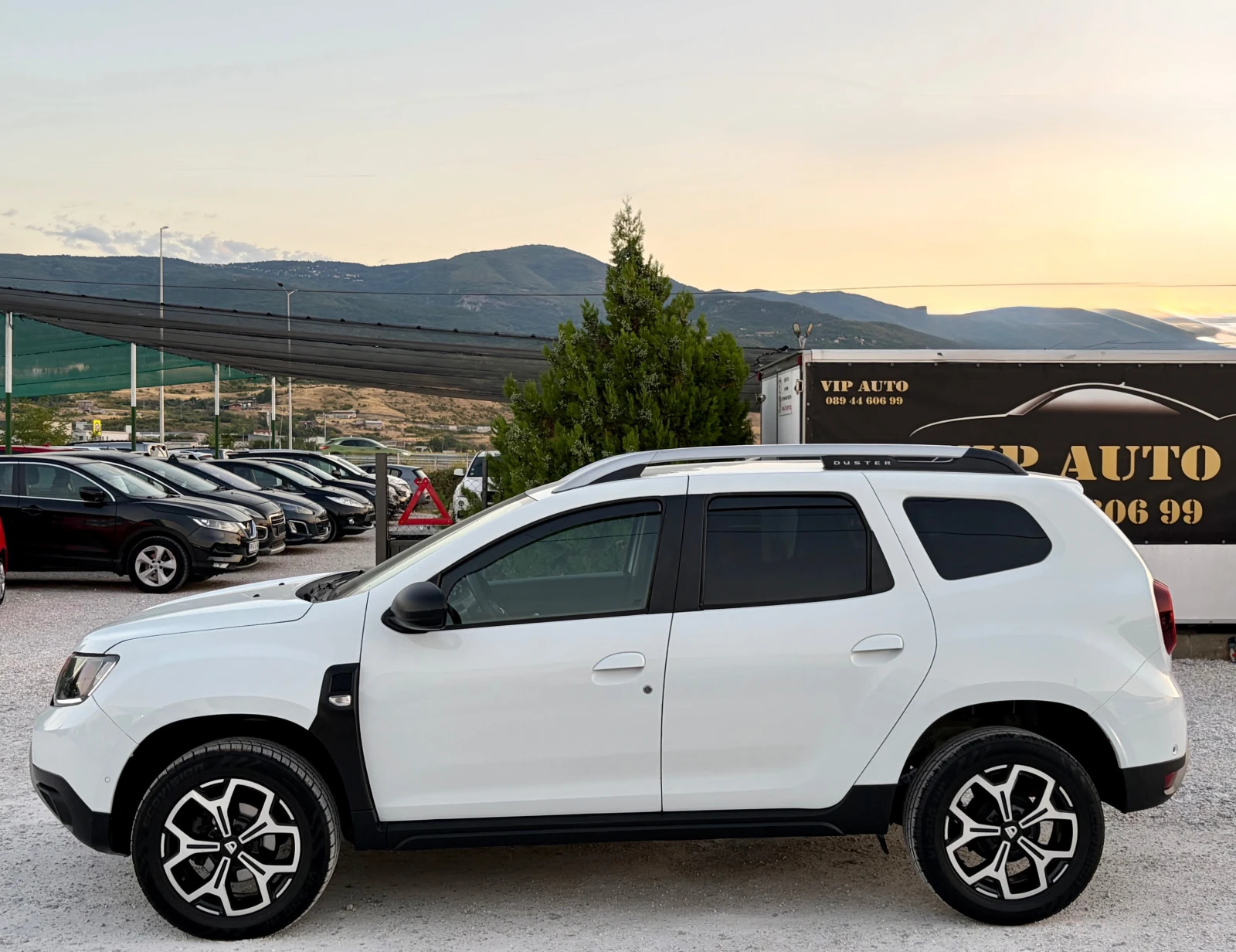 Dacia Duster 1.5DCI TOP FULL MAX, снимка 6 - Автомобили и джипове - 55547815