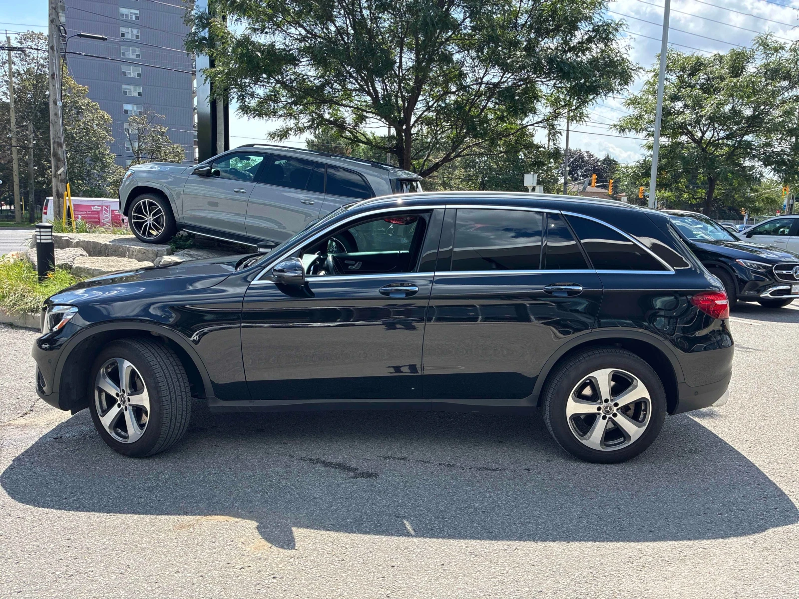 Mercedes-Benz GLC 300  * CARFAX * ОПЦИЯ ЗА ФИНАНСИРАНЕ , снимка 15 - Автомобили и джипове - 55979942