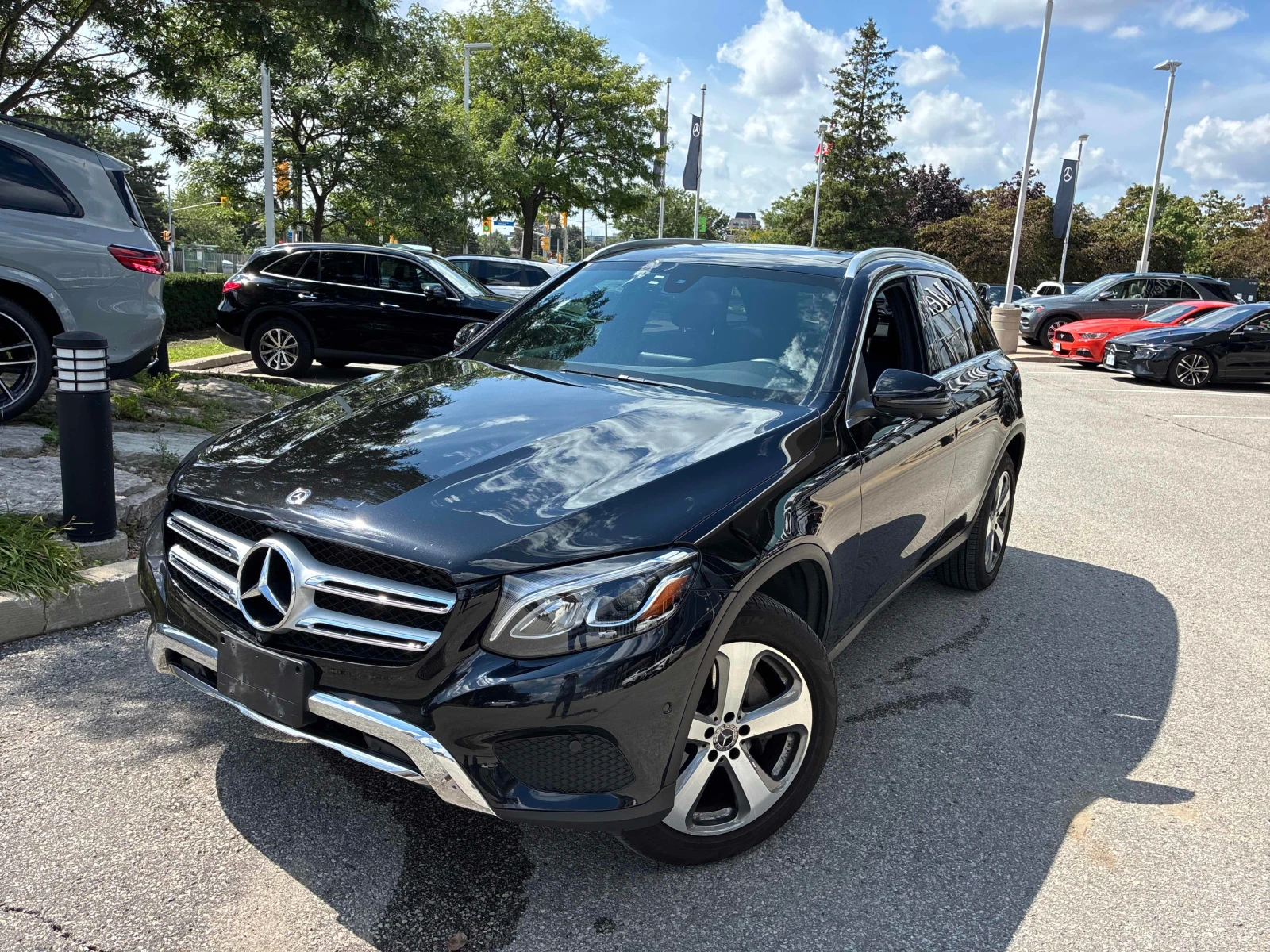 Mercedes-Benz GLC 300  * CARFAX * ОПЦИЯ ЗА ФИНАНСИРАНЕ , снимка 14 - Автомобили и джипове - 55979942