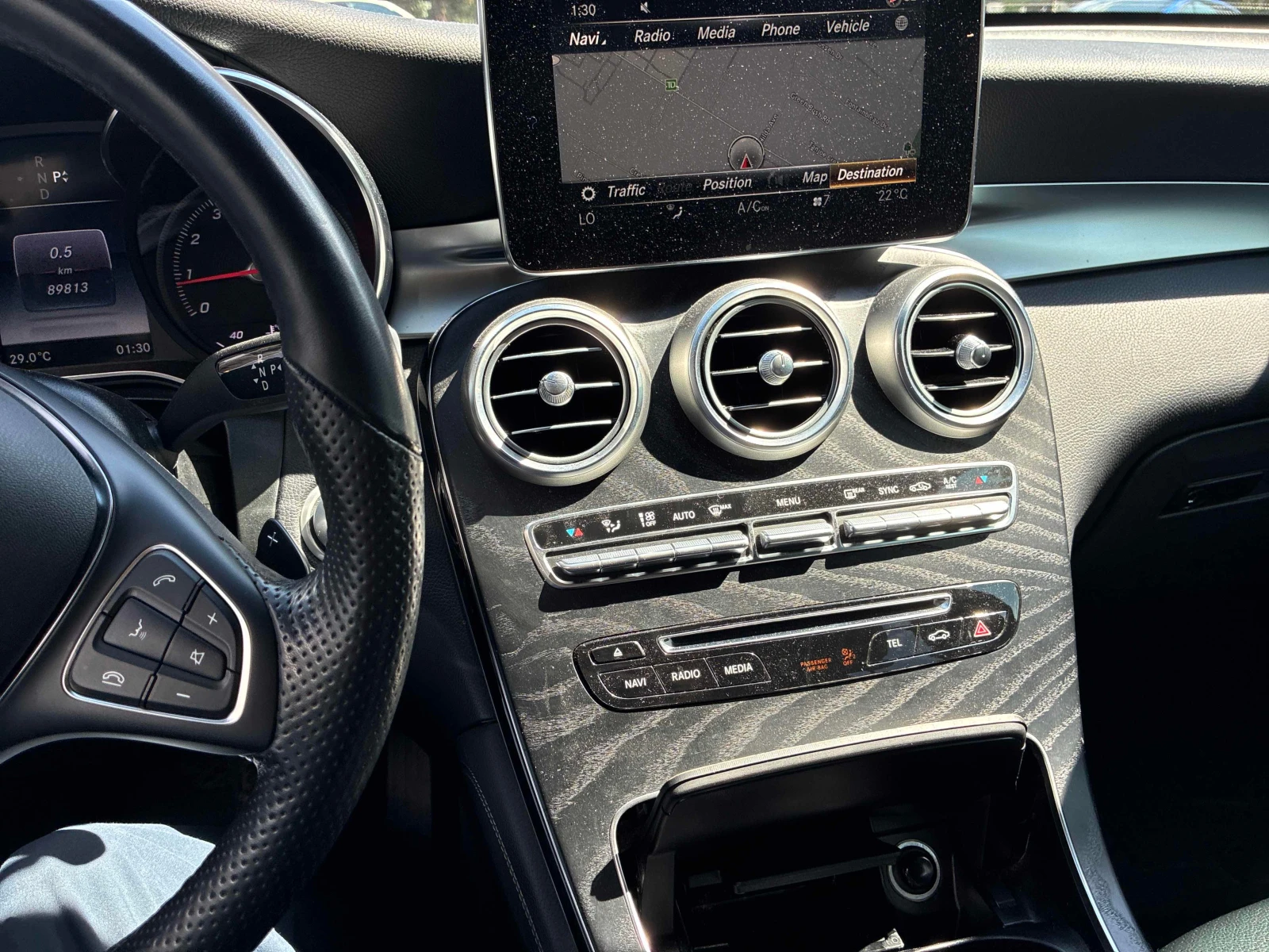 Mercedes-Benz GLC 300  * CARFAX * ОПЦИЯ ЗА ФИНАНСИРАНЕ , снимка 9 - Автомобили и джипове - 55979942