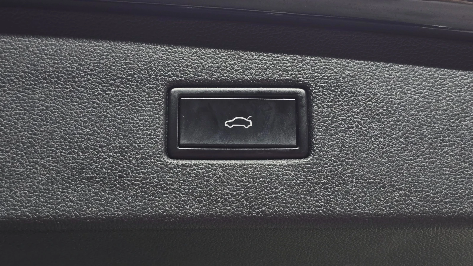 VW Tiguan 2.0 TDI Premium , снимка 15 - Автомобили и джипове - 56099608