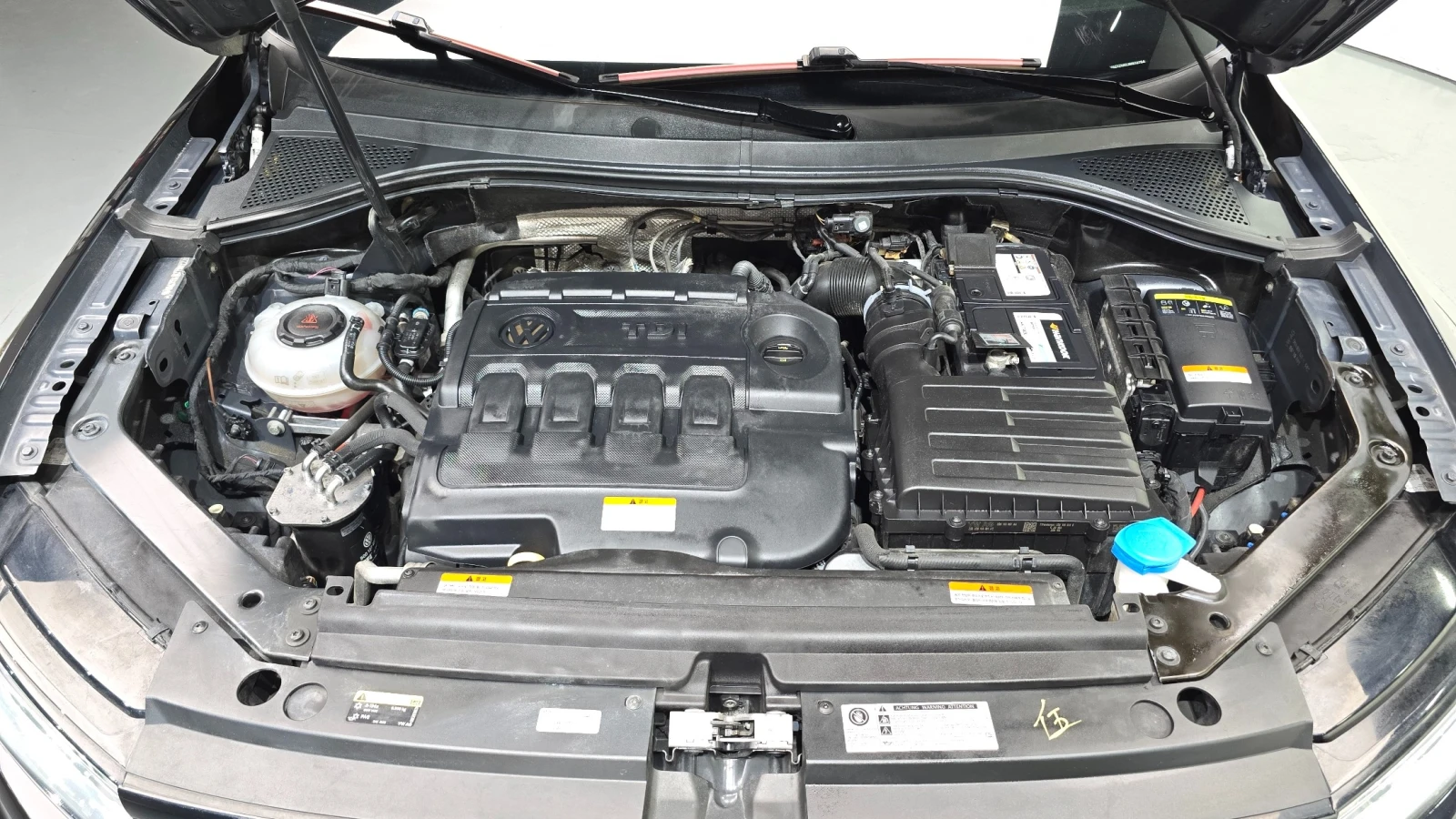 VW Tiguan 2.0 TDI Premium , снимка 5 - Автомобили и джипове - 56099608