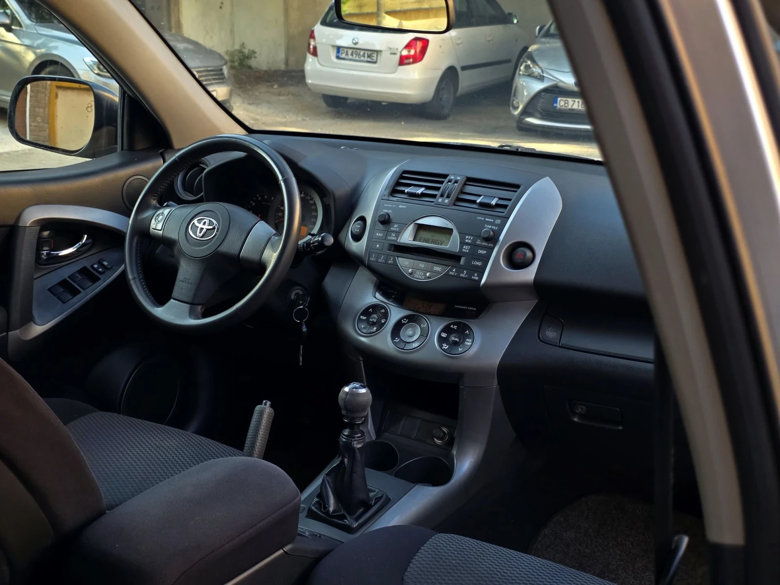 Toyota Rav4 D4-D///CROSSOVER///4X4, снимка 6 - Автомобили и джипове - 56107795