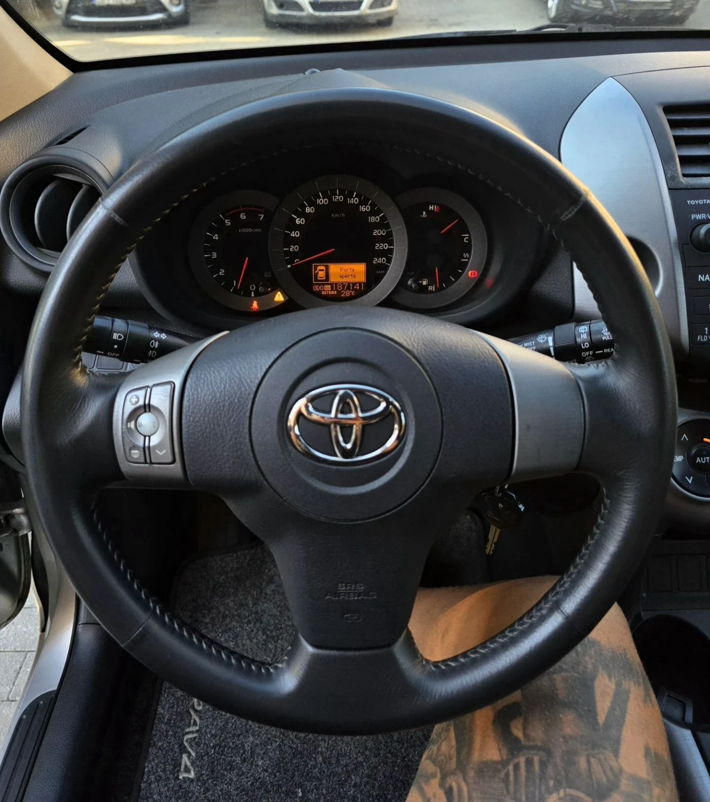 Toyota Rav4 D4-D///CROSSOVER///4X4, снимка 9 - Автомобили и джипове - 56107795