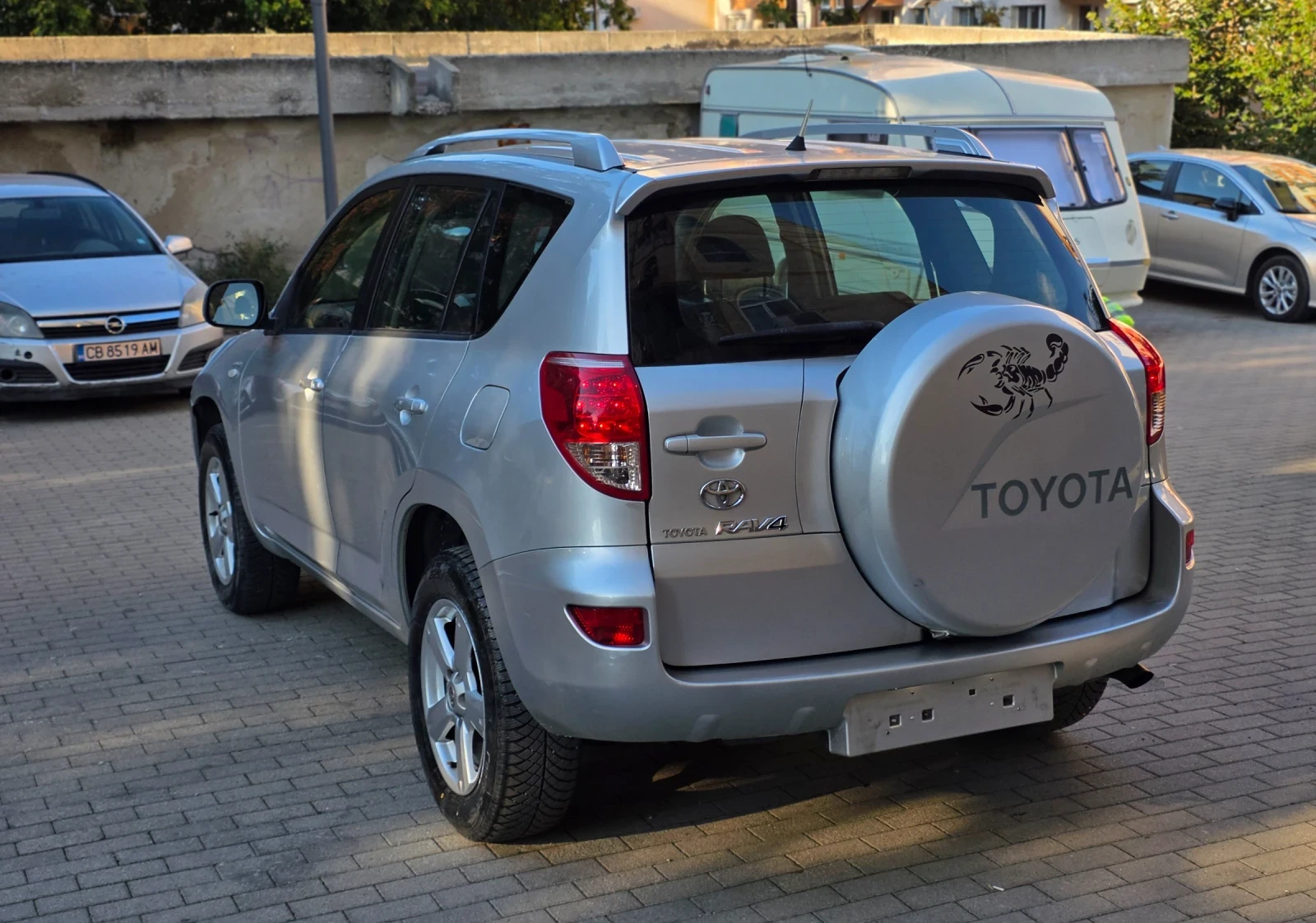 Toyota Rav4 D4-D///CROSSOVER///4X4, снимка 3 - Автомобили и джипове - 56107795