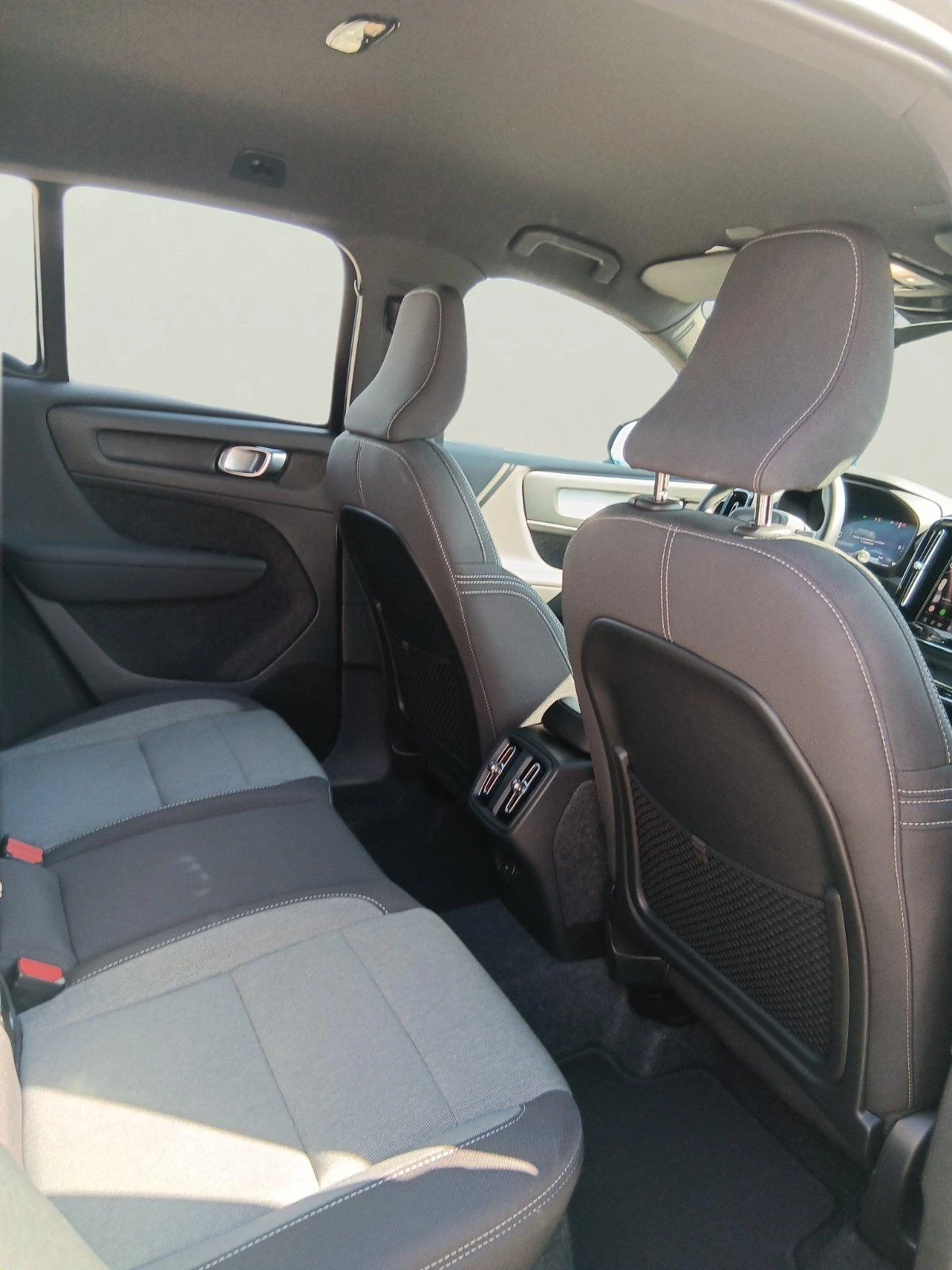 Volvo XC40 2.0L, снимка 9 - Автомобили и джипове - 56273958